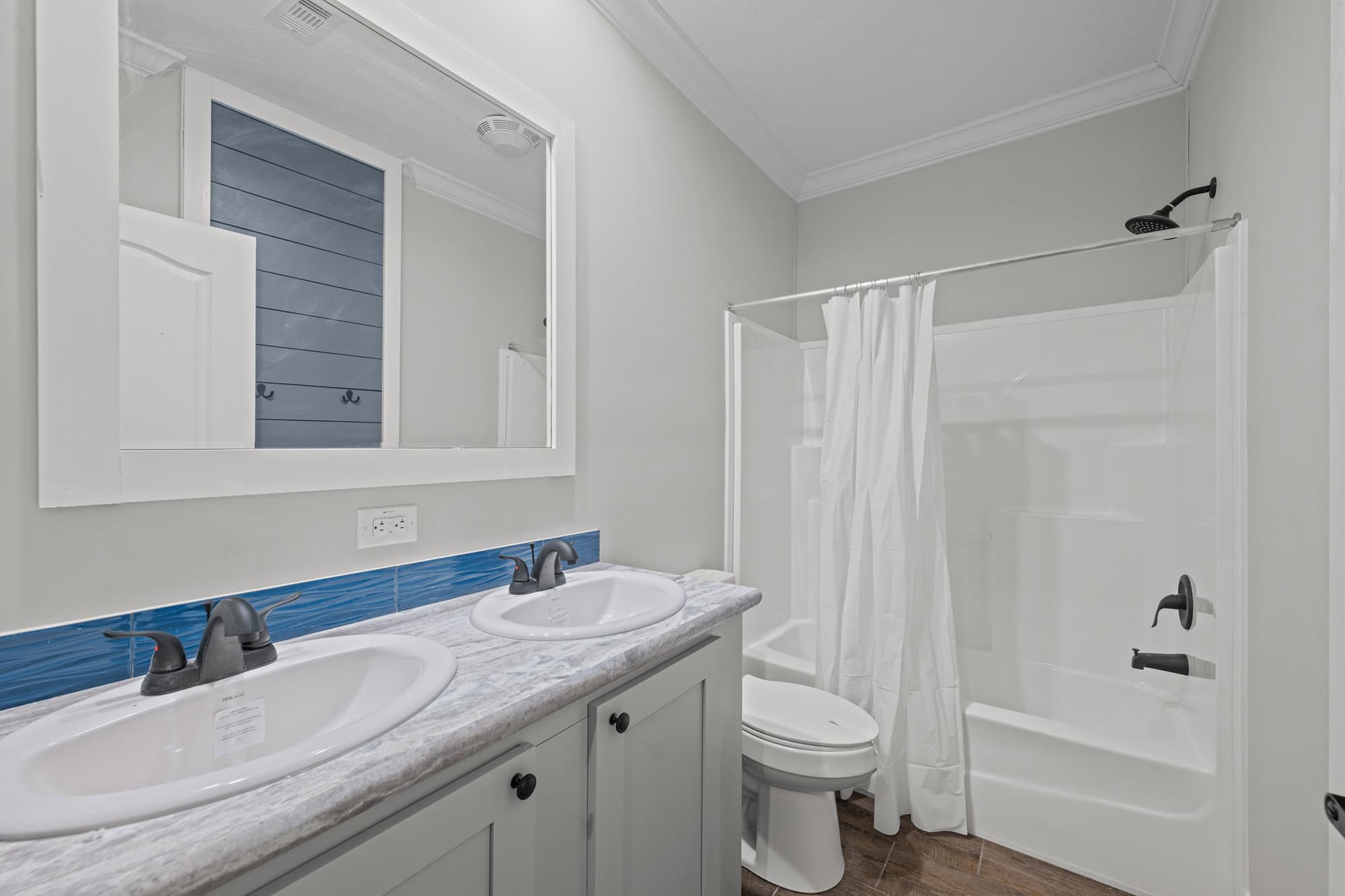 Merritt island bathroom home features
