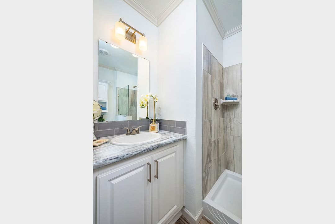 Palm bay 2641b bathroom home features