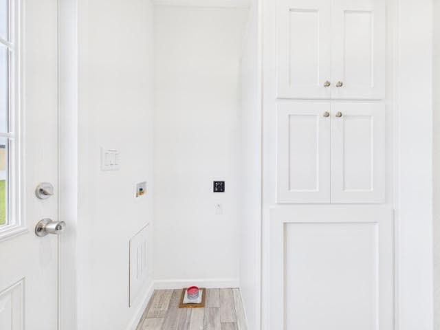 Matilda | ac12401a | hud interior home features