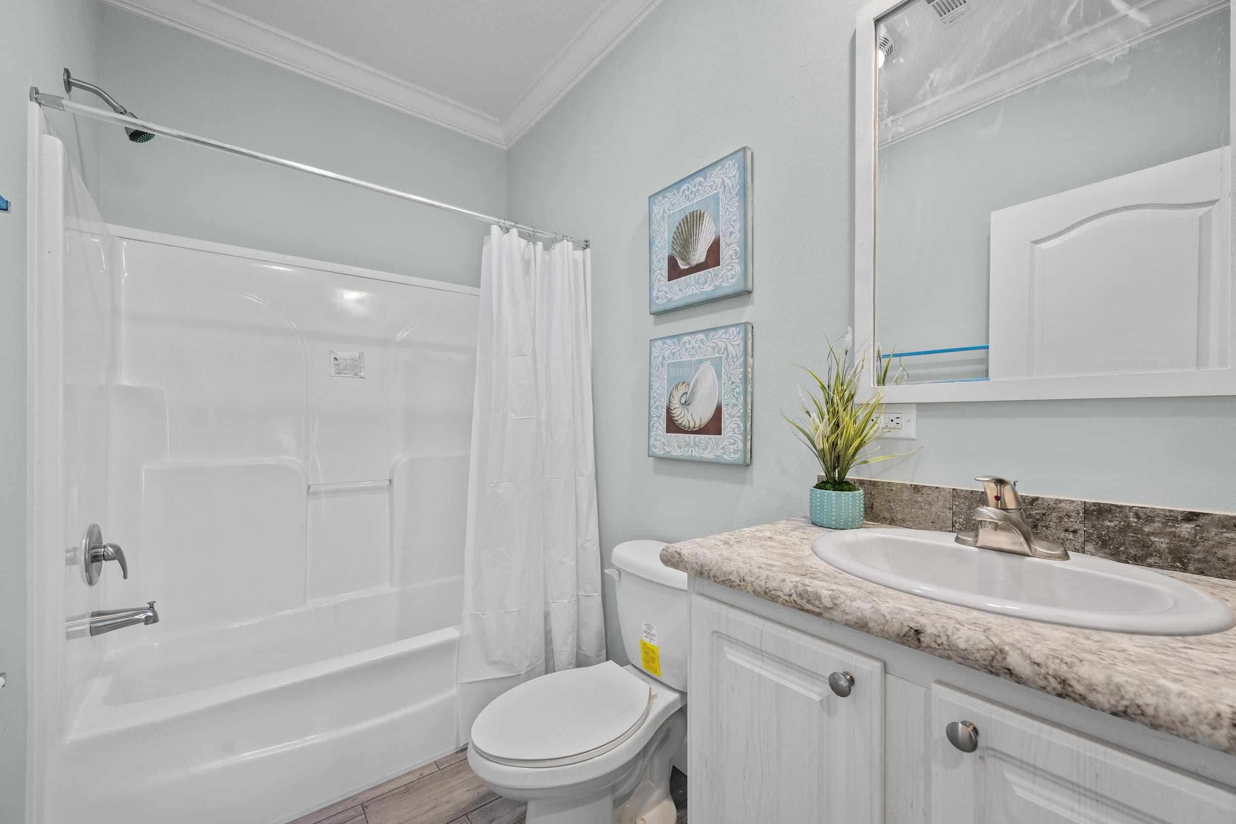 Siesta bathroom home features