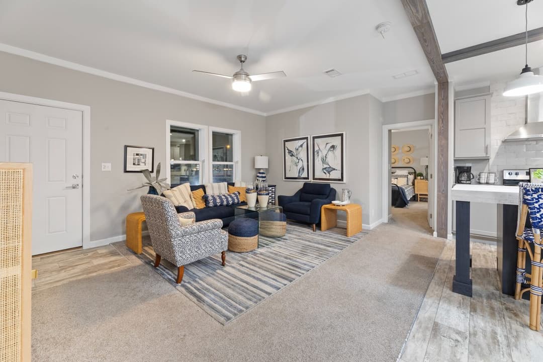 Buncic 28684b interior home features