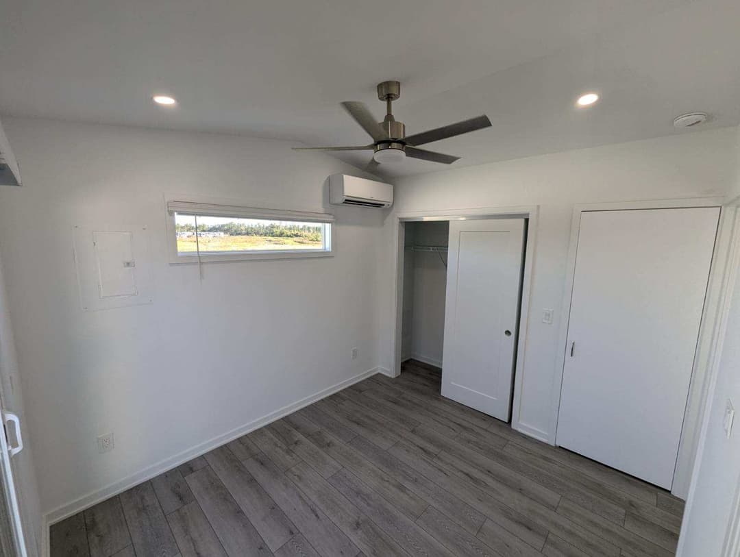 Salt rock interior and bedroom home features