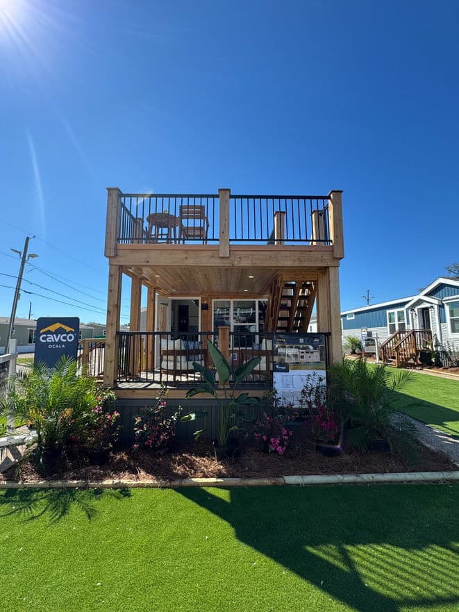 Vista 14411o elevation and exterior home features