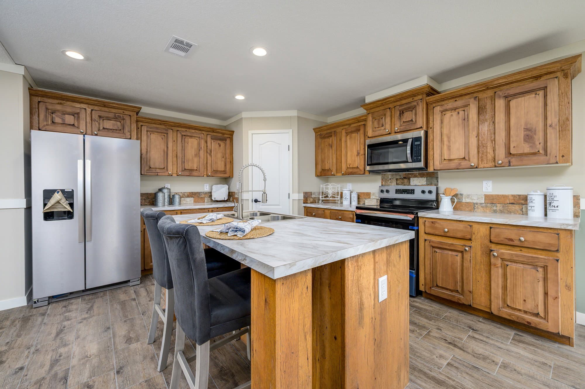 Santa rosa kitchen home features