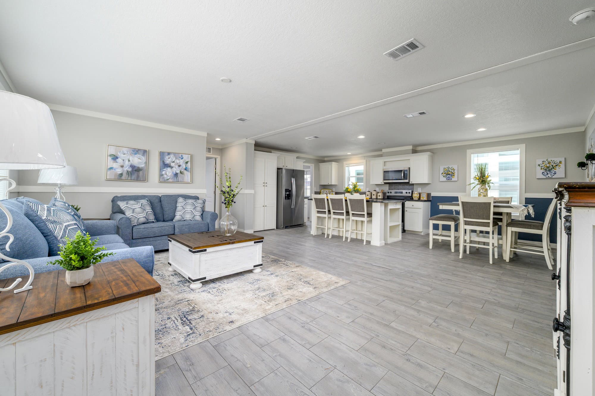 Marco 54 interior home features