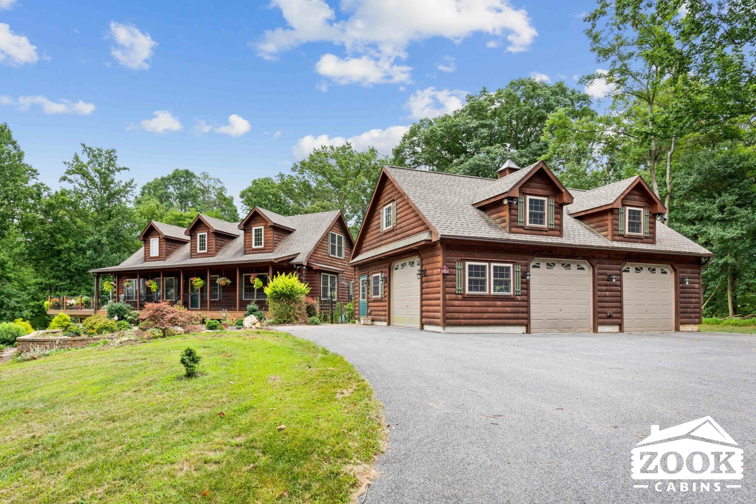 Mountaineer 2656 exterior home features