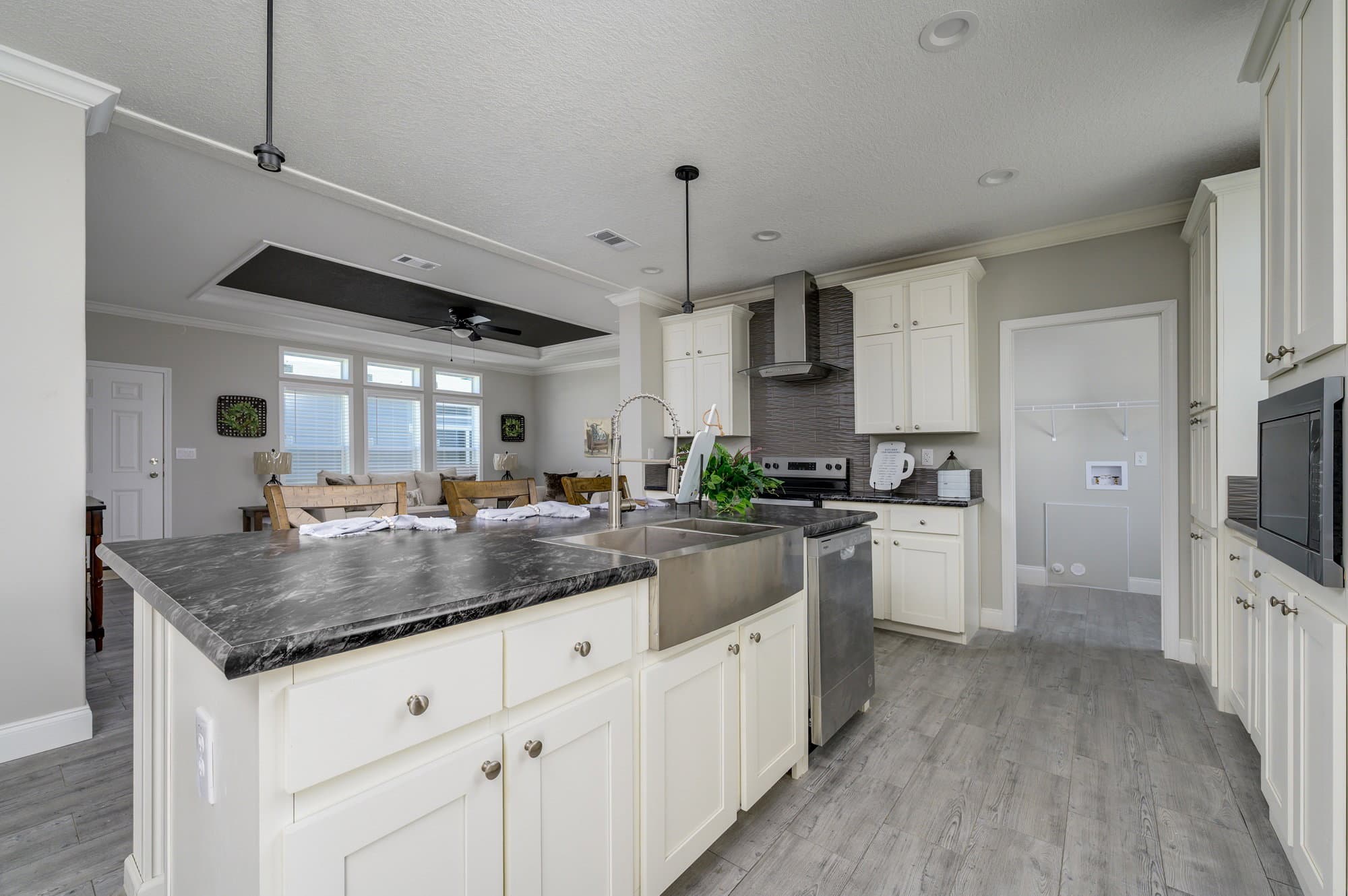 Loki kitchen home features