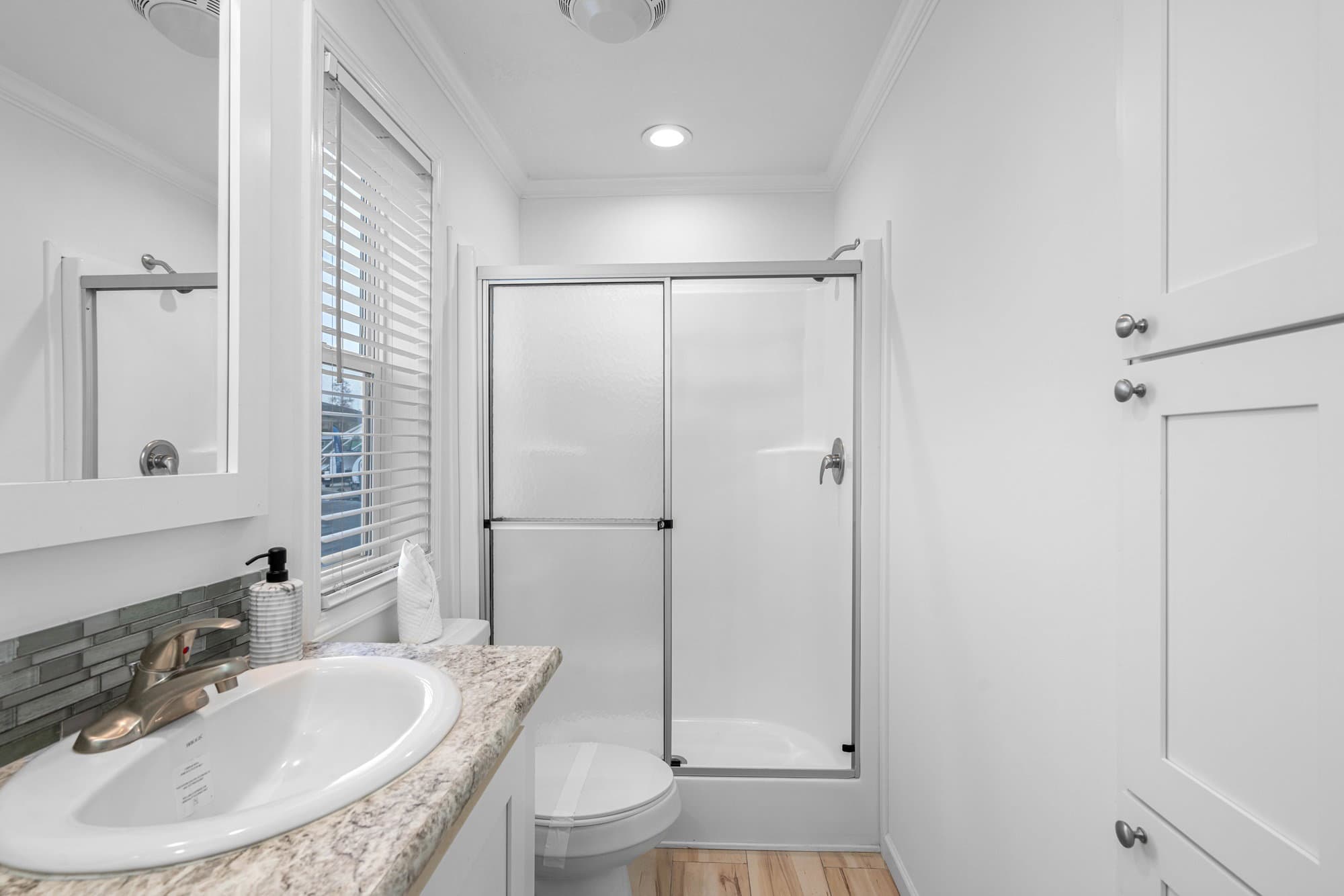 Paradise bathroom home features