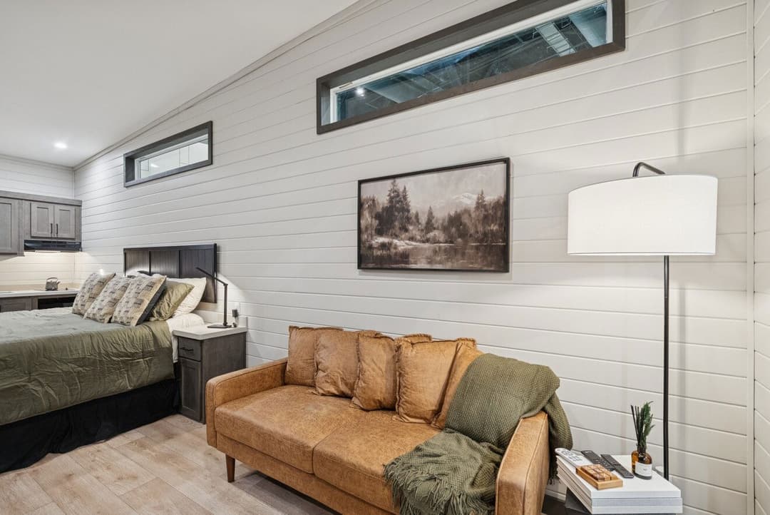 Cottonwood 14361h interior home features