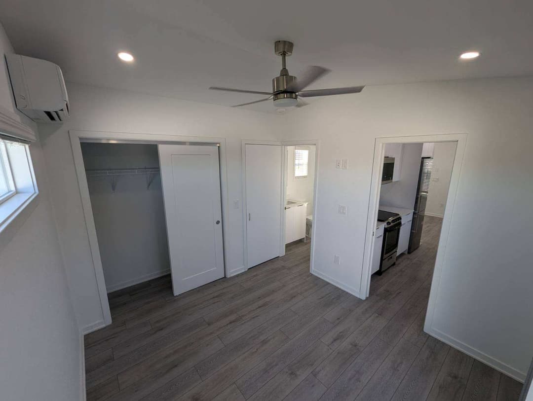 Salt rock interior and bedroom home features