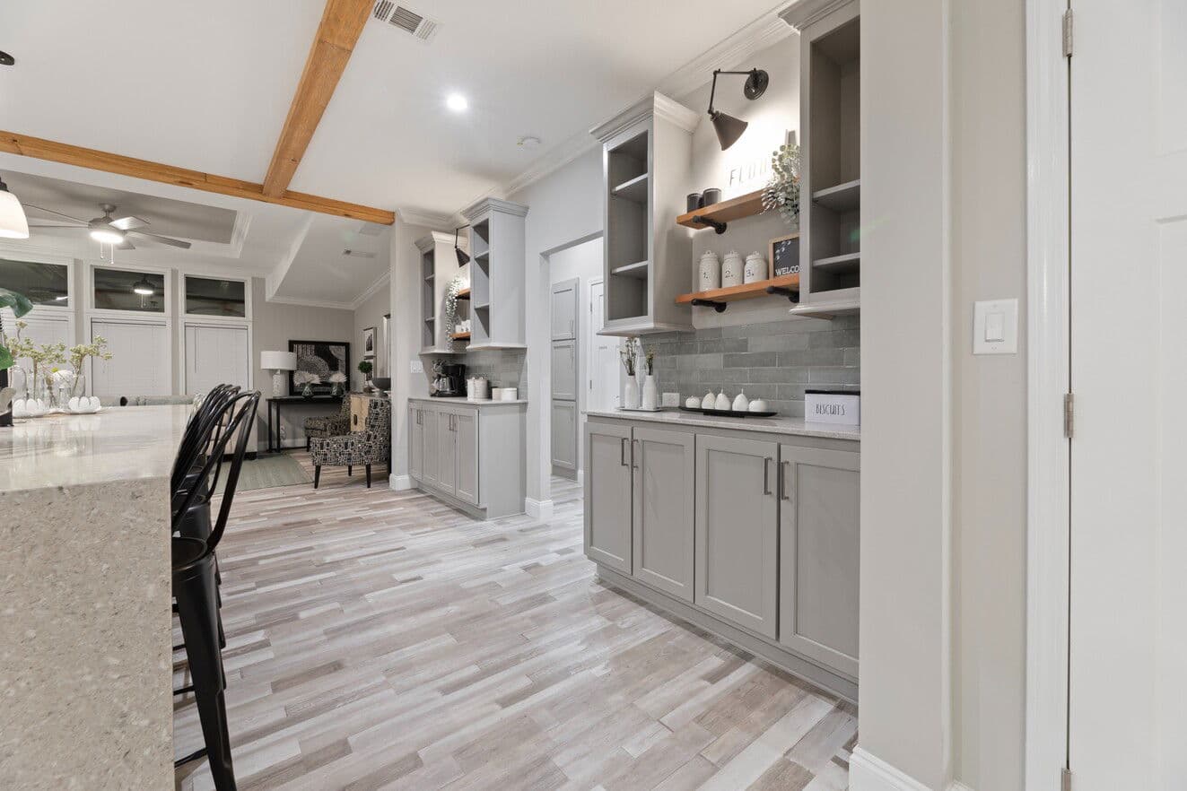 Isla ii 42484a interior home features