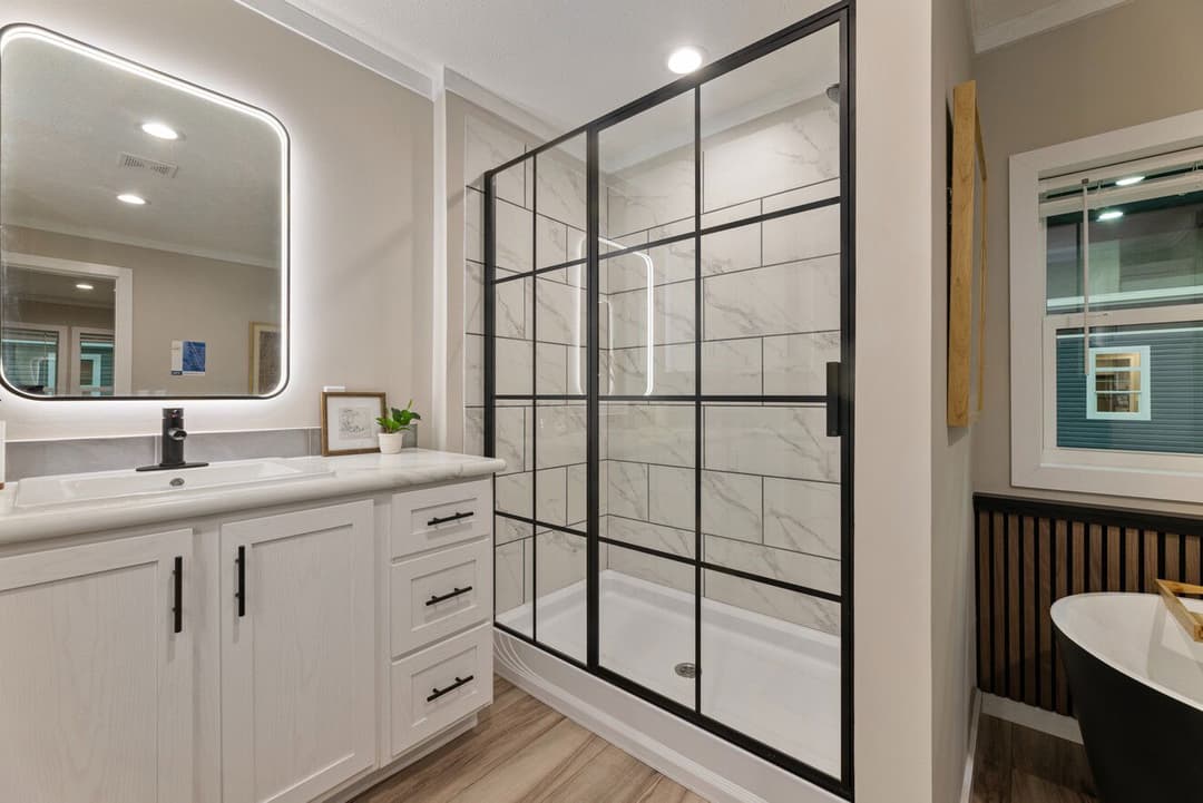 The atmos | 28603n | hud bathroom home features