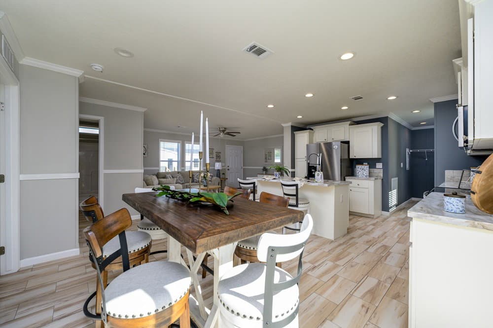 Tater tot interior home features