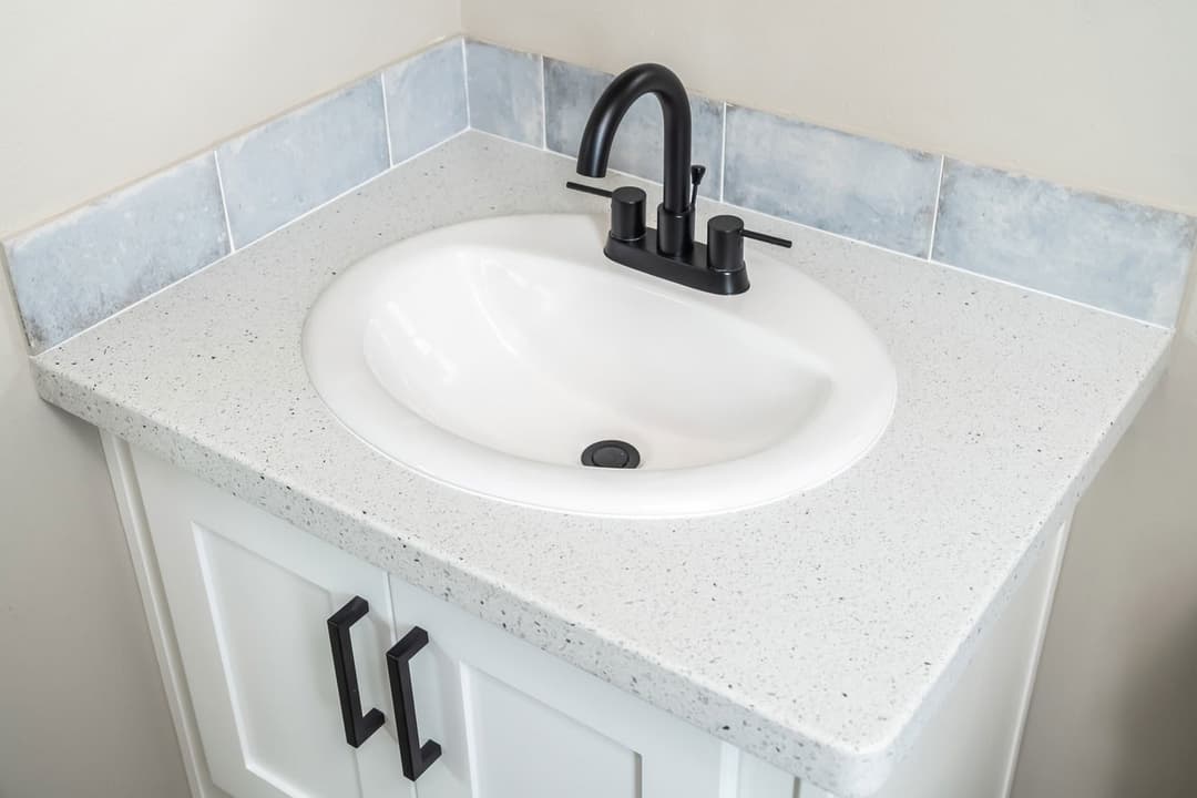 The glacier | 11351g | ansi bathroom home features