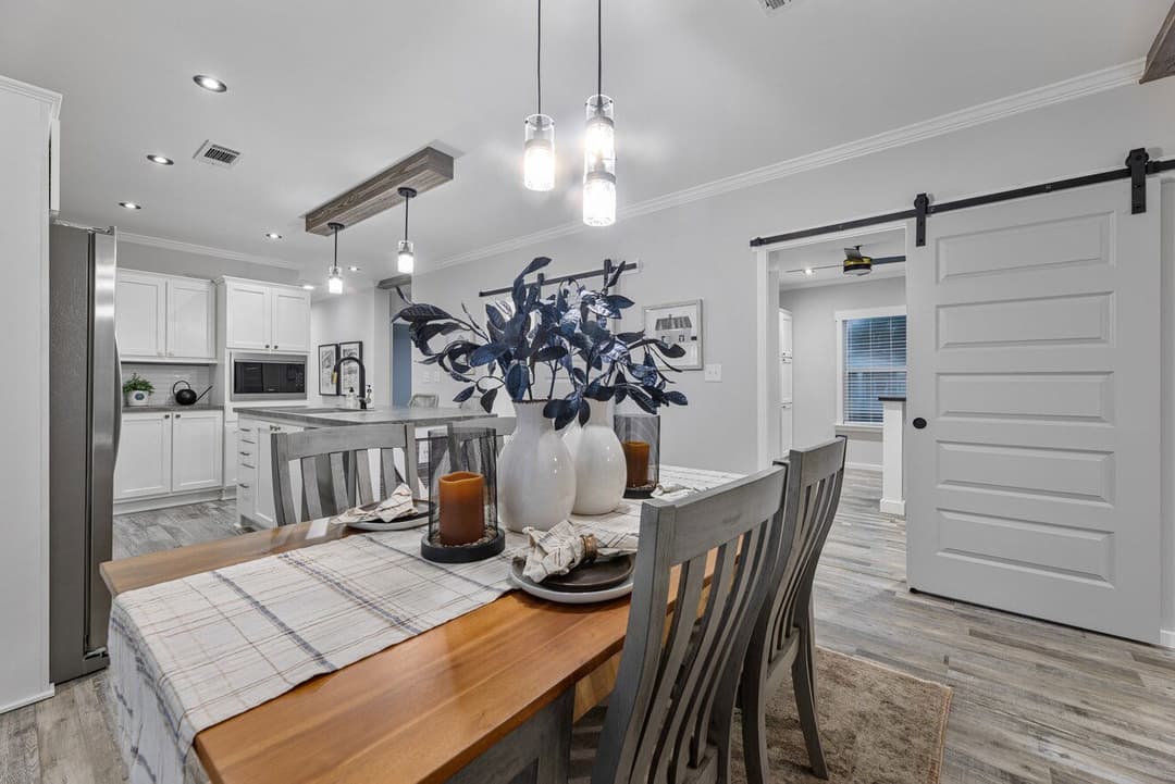 The davan | 28683a | hud interior home features