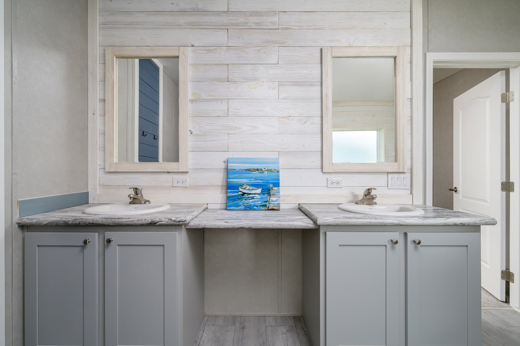 Keaton bathroom home features