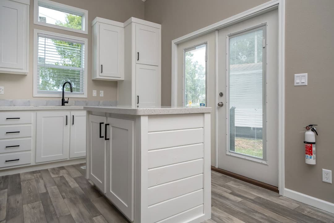 The glacier | 11351g | ansi kitchen home features