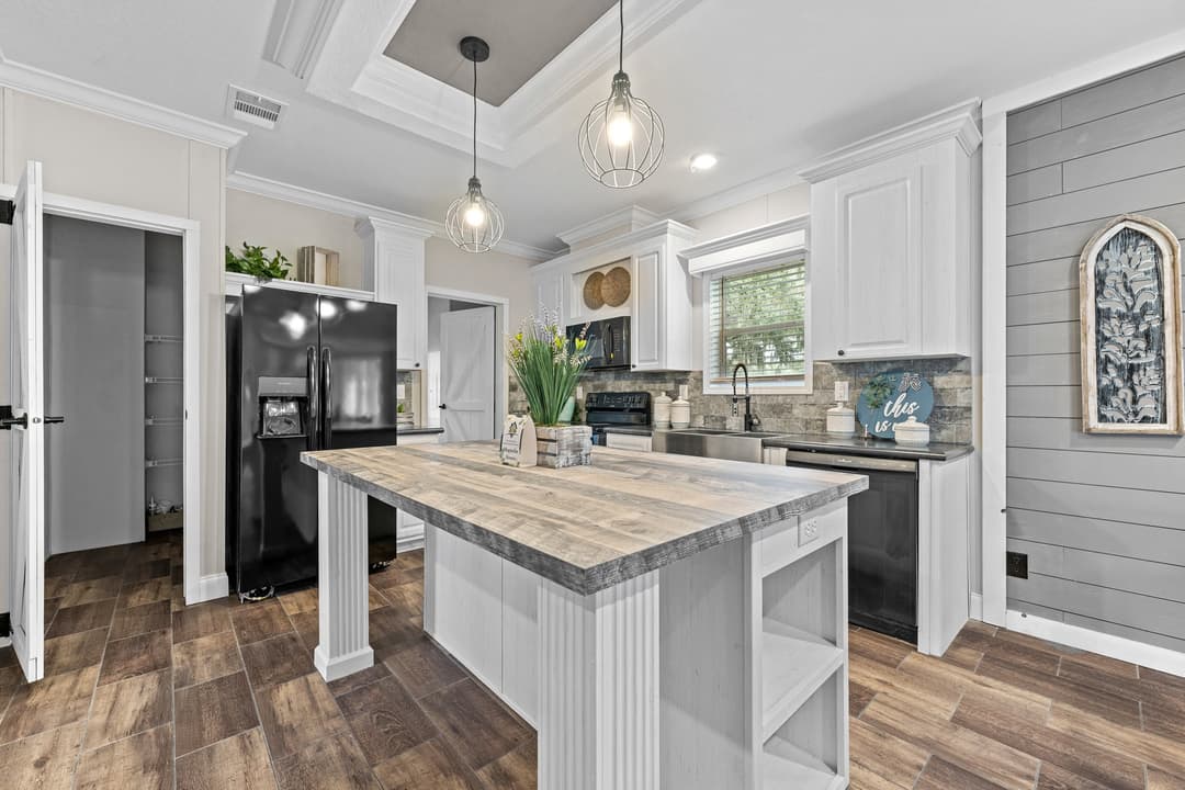 Manning hero and kitchen home features