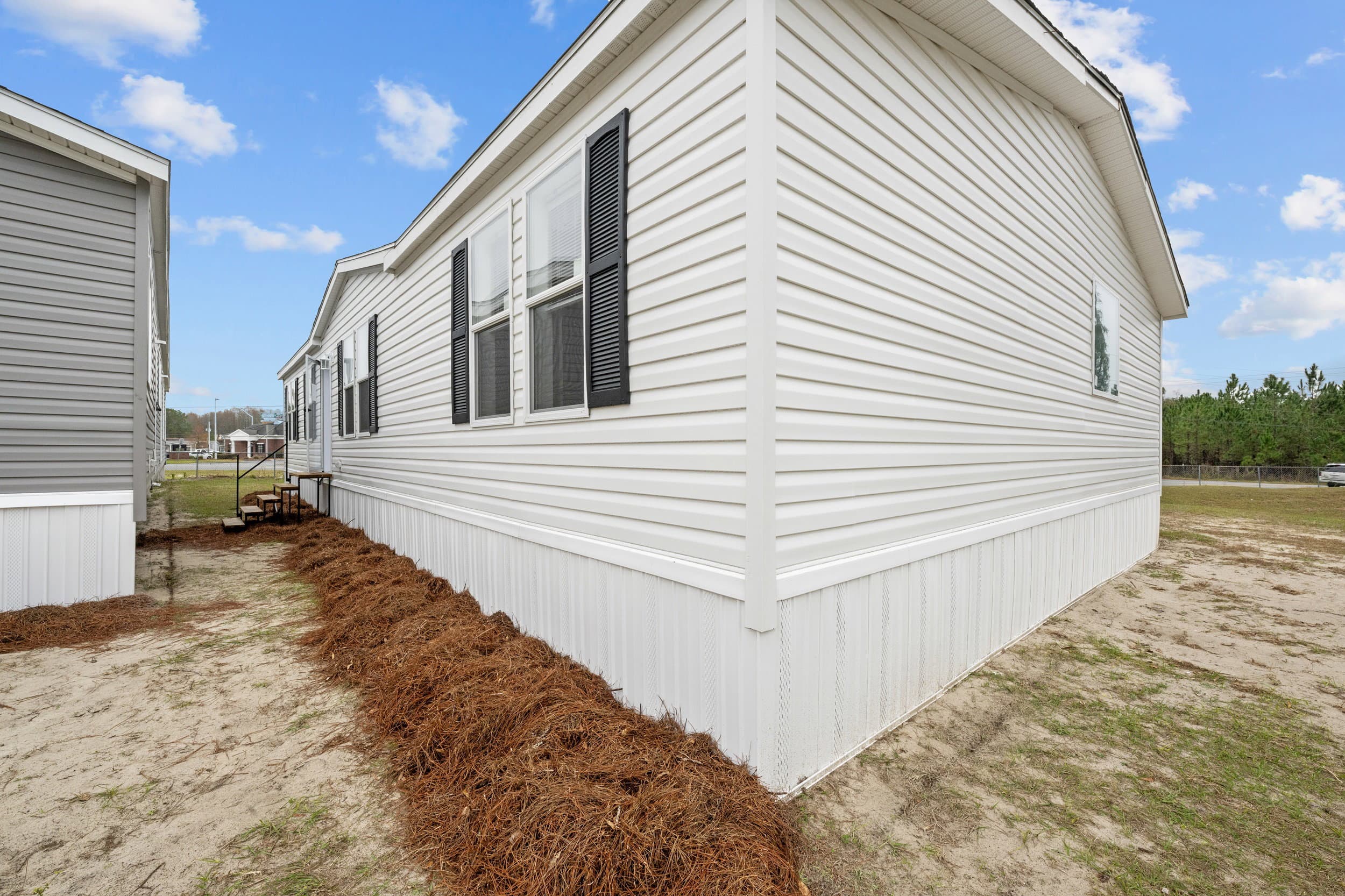 Venice w/study exterior home features