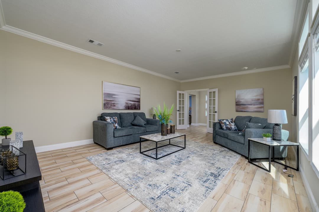 Big mullet interior home features