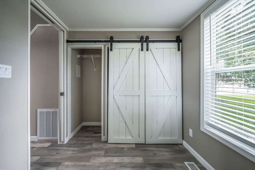 The glacier | 11351g | ansi interior home features