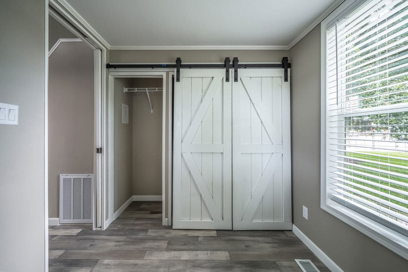 The glacier | 11351g | ansi interior home features