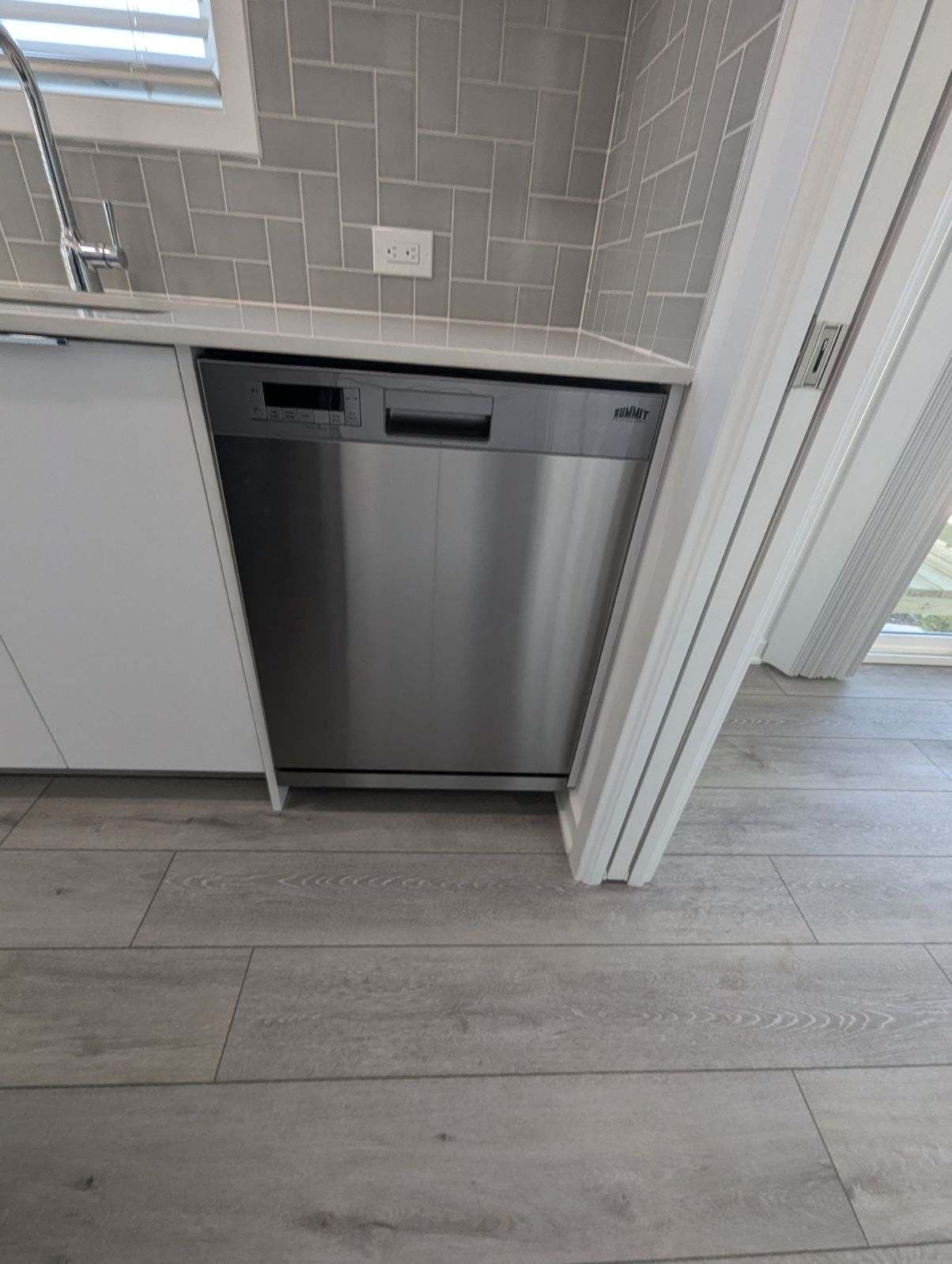 Salt rock interior and kitchen home features