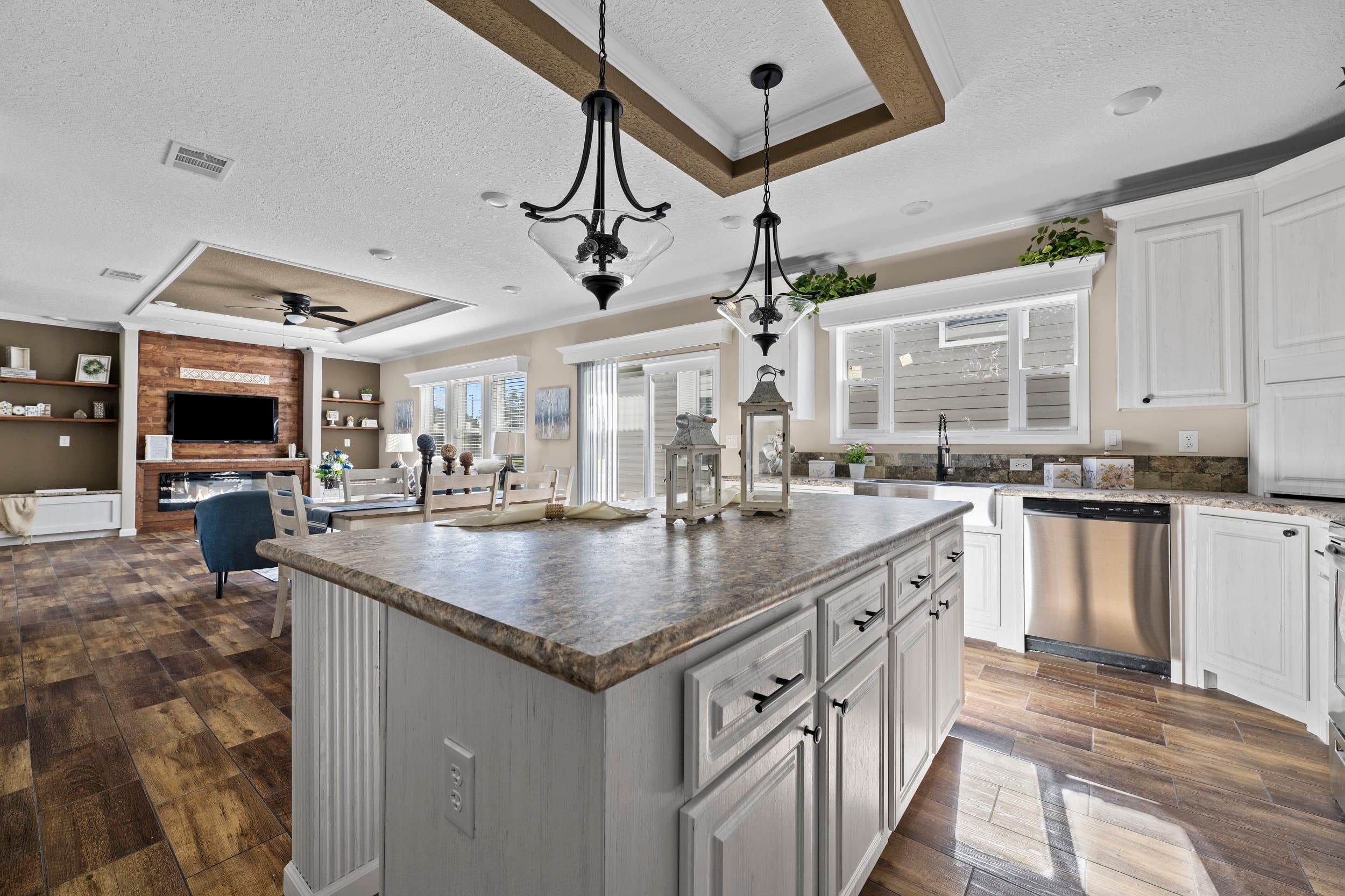Covington kitchen home features