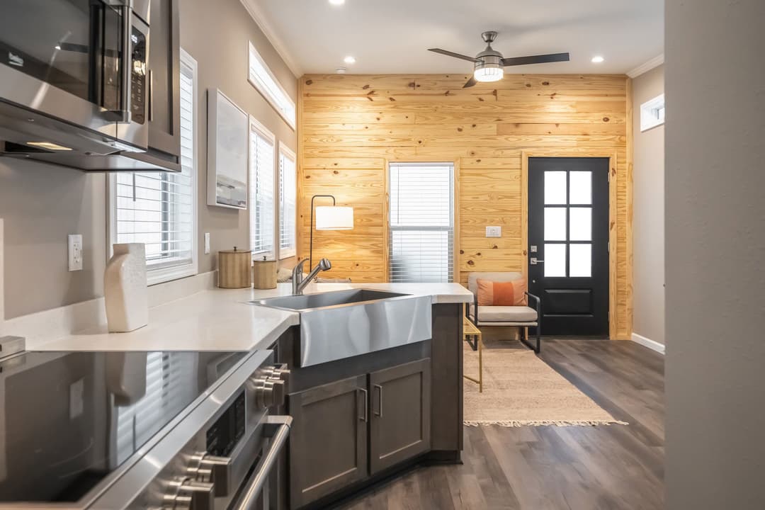 Wedge hk13382s kitchen home features