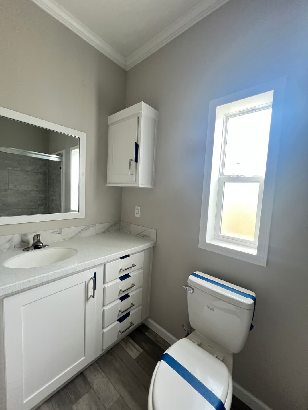 Hawk elite 13381d interior and bathroom home features