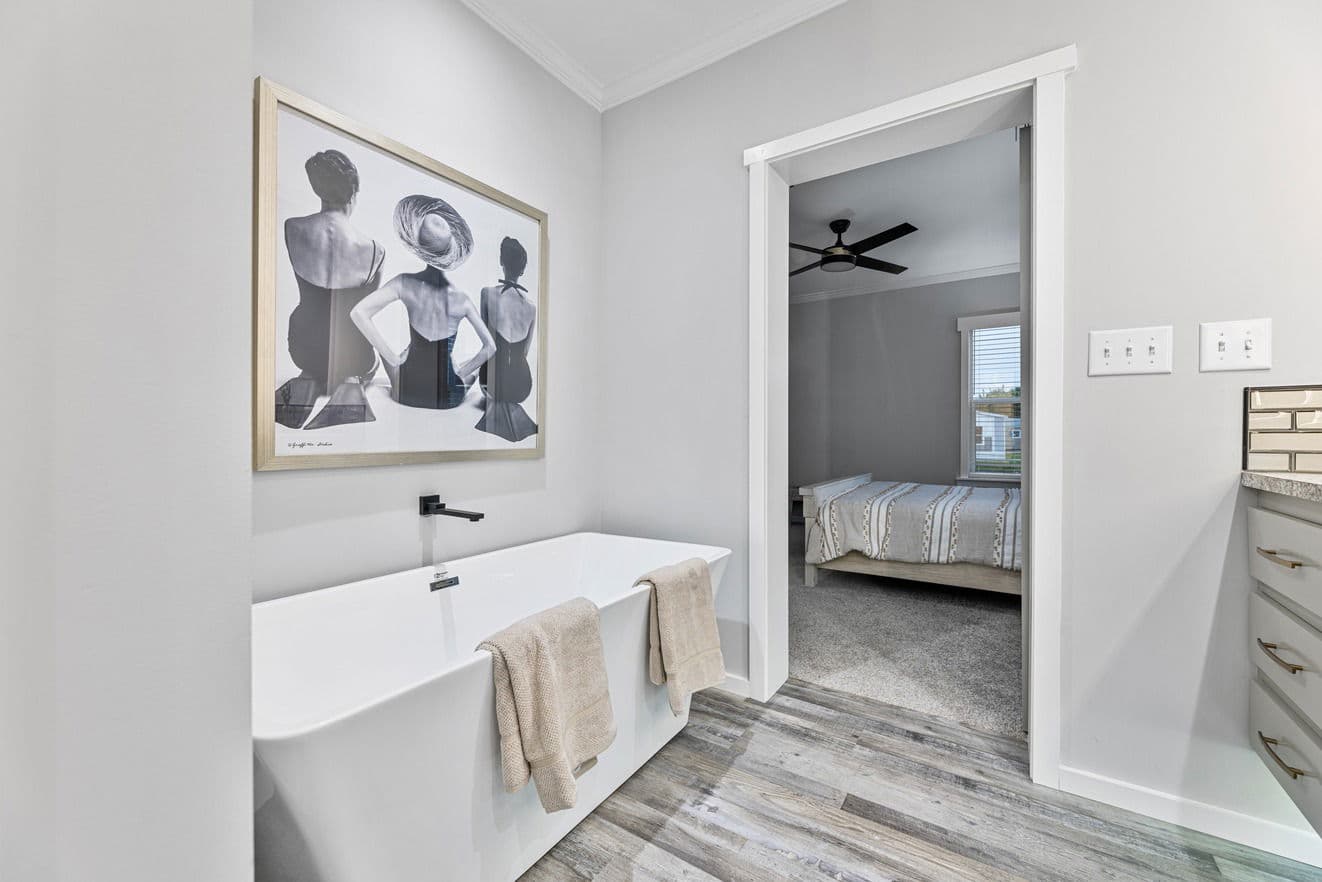 The davan | 28683a | hud bathroom home features