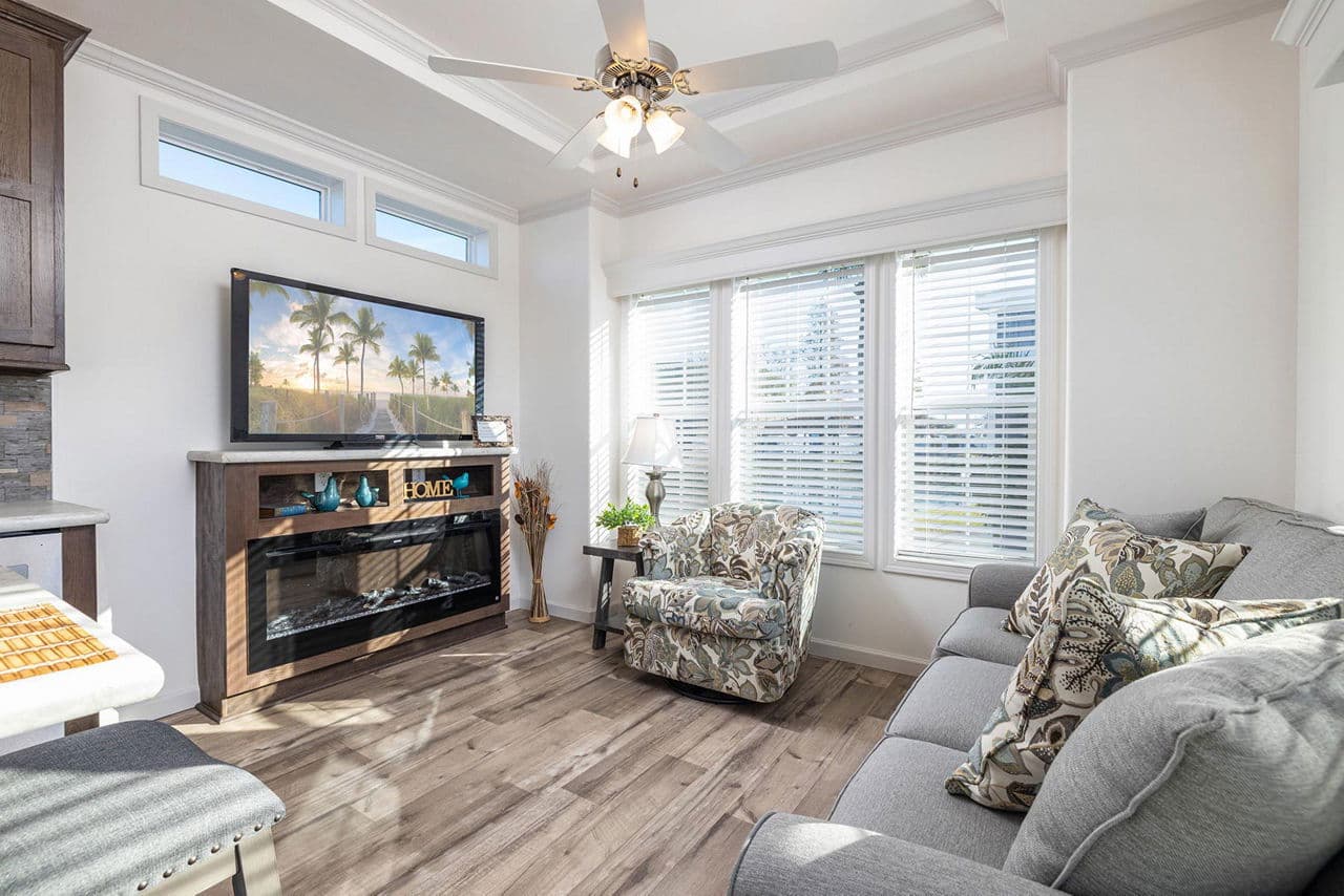 Palm bay 2622c interior home features