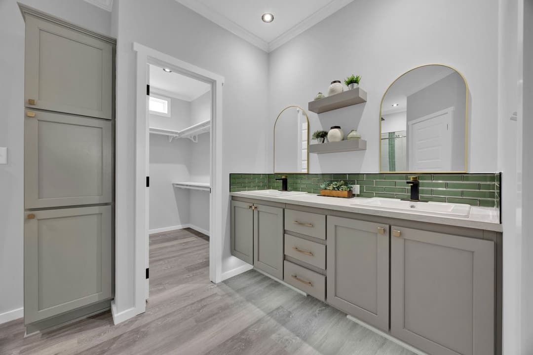 The quinn | 30523a | hud bathroom home features