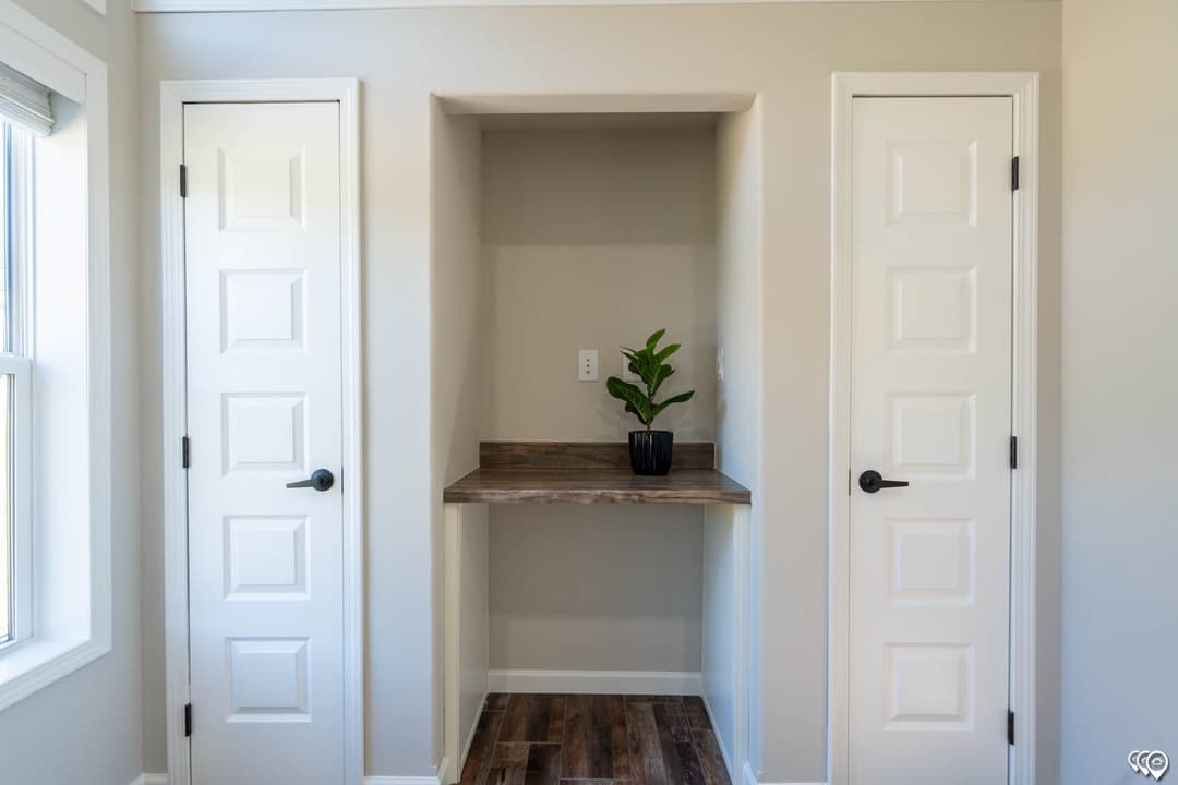 Cozy cabin 2 interior home features