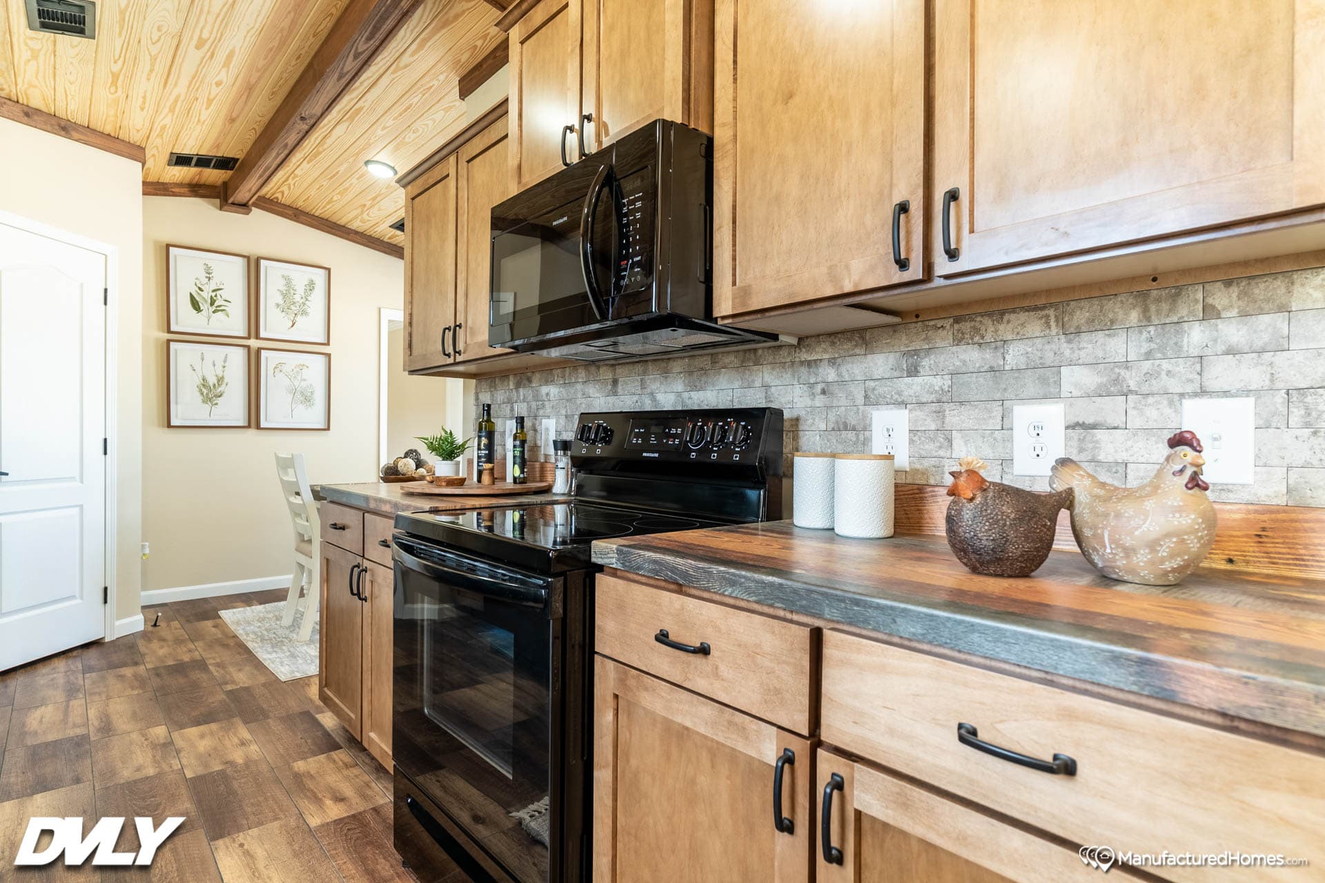 The lodge kitchen home features