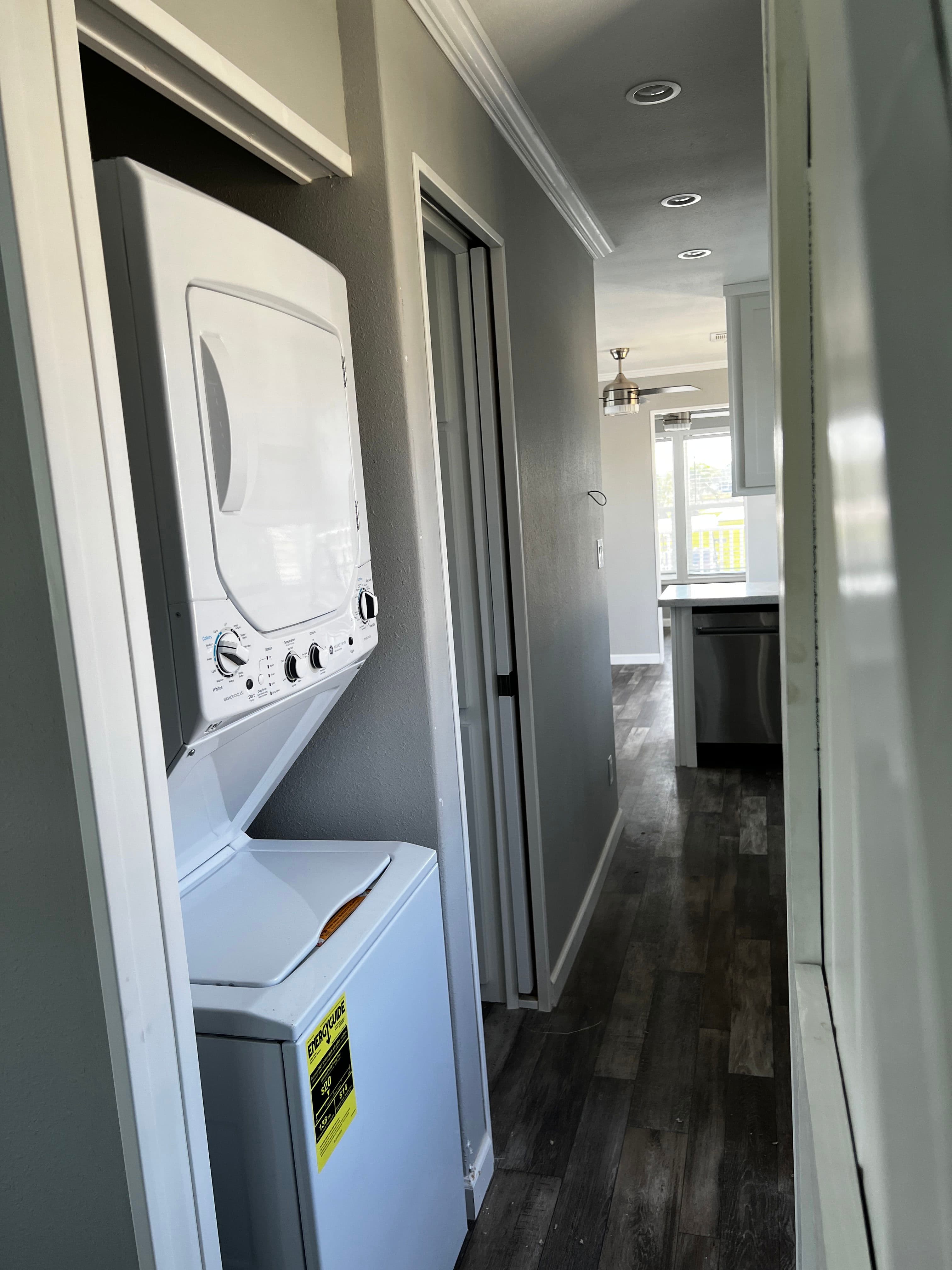 Hawk 12422a interior home features