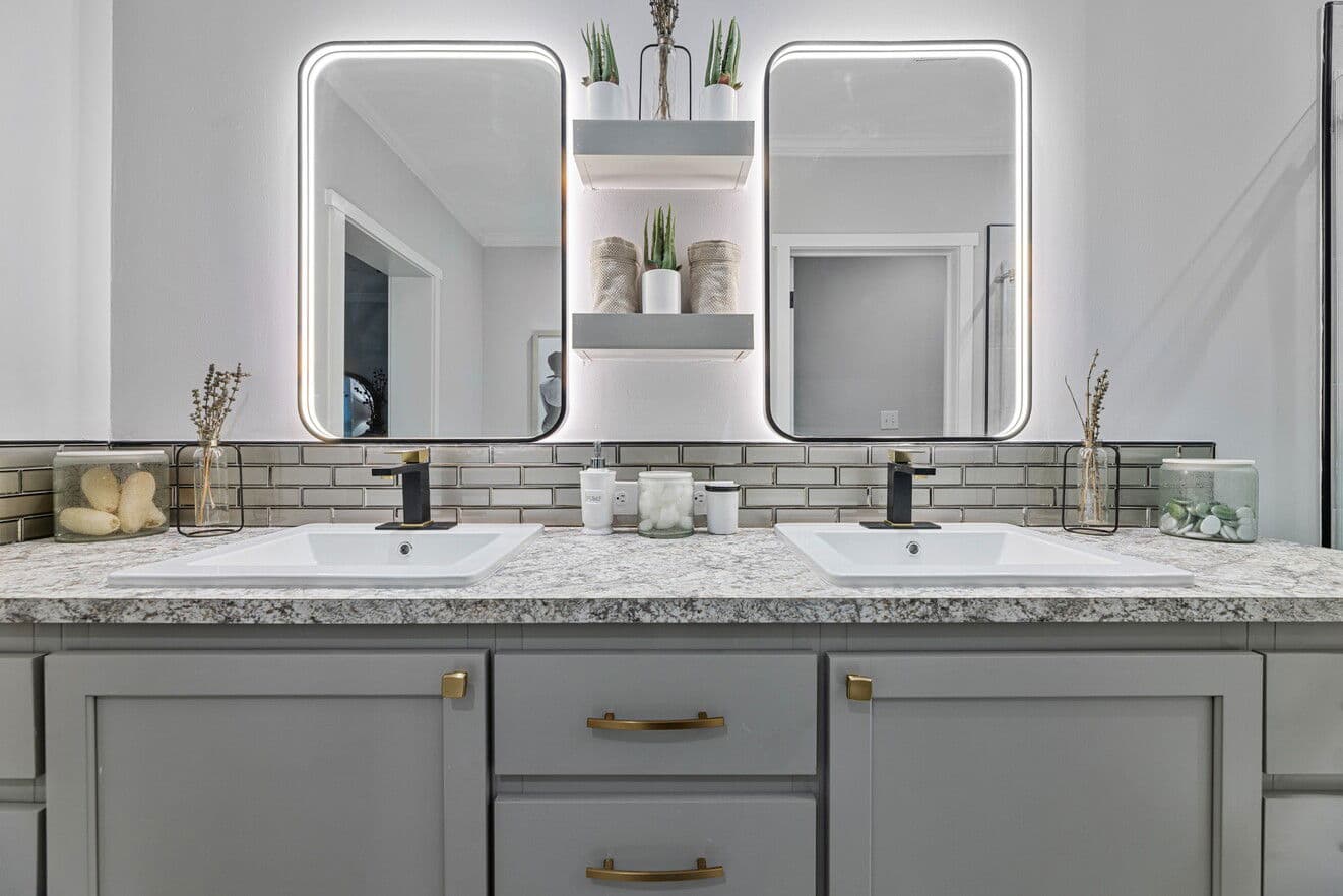 The davan | 28683a | hud bathroom home features