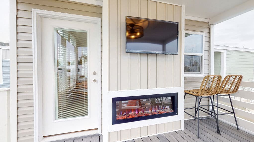 Lake charles two | 13371a | hud exterior home features