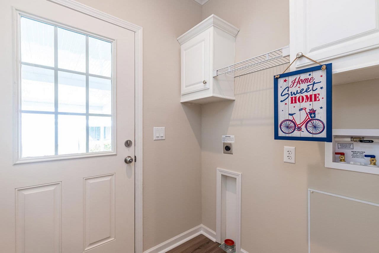 Silver springs 5035 interior home features