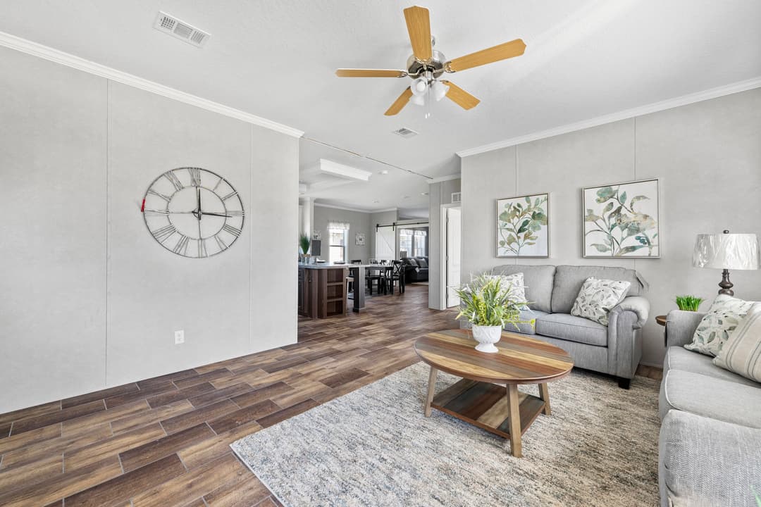 Keaton w/activity room interior home features