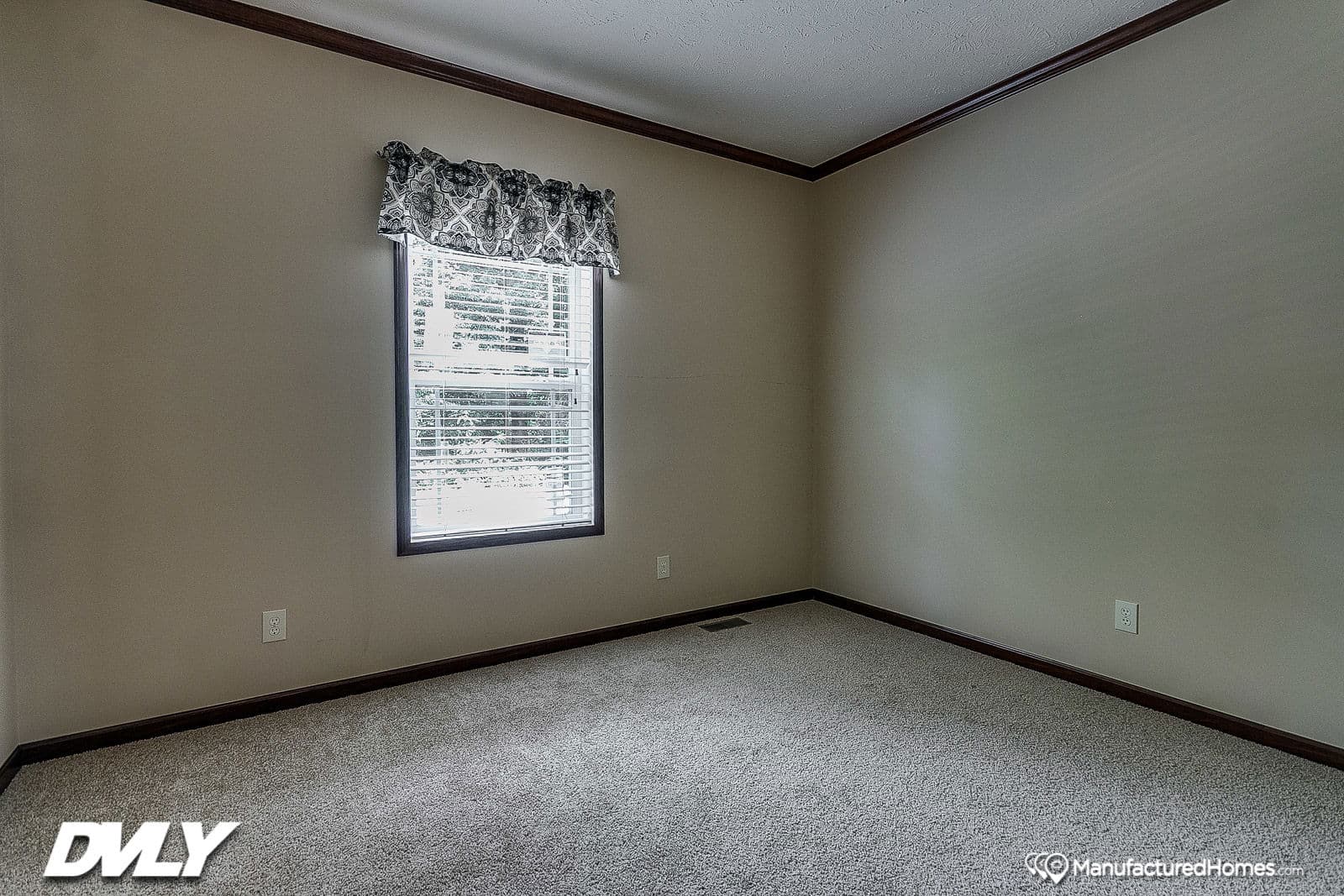 Brooks pointe bedroom home features