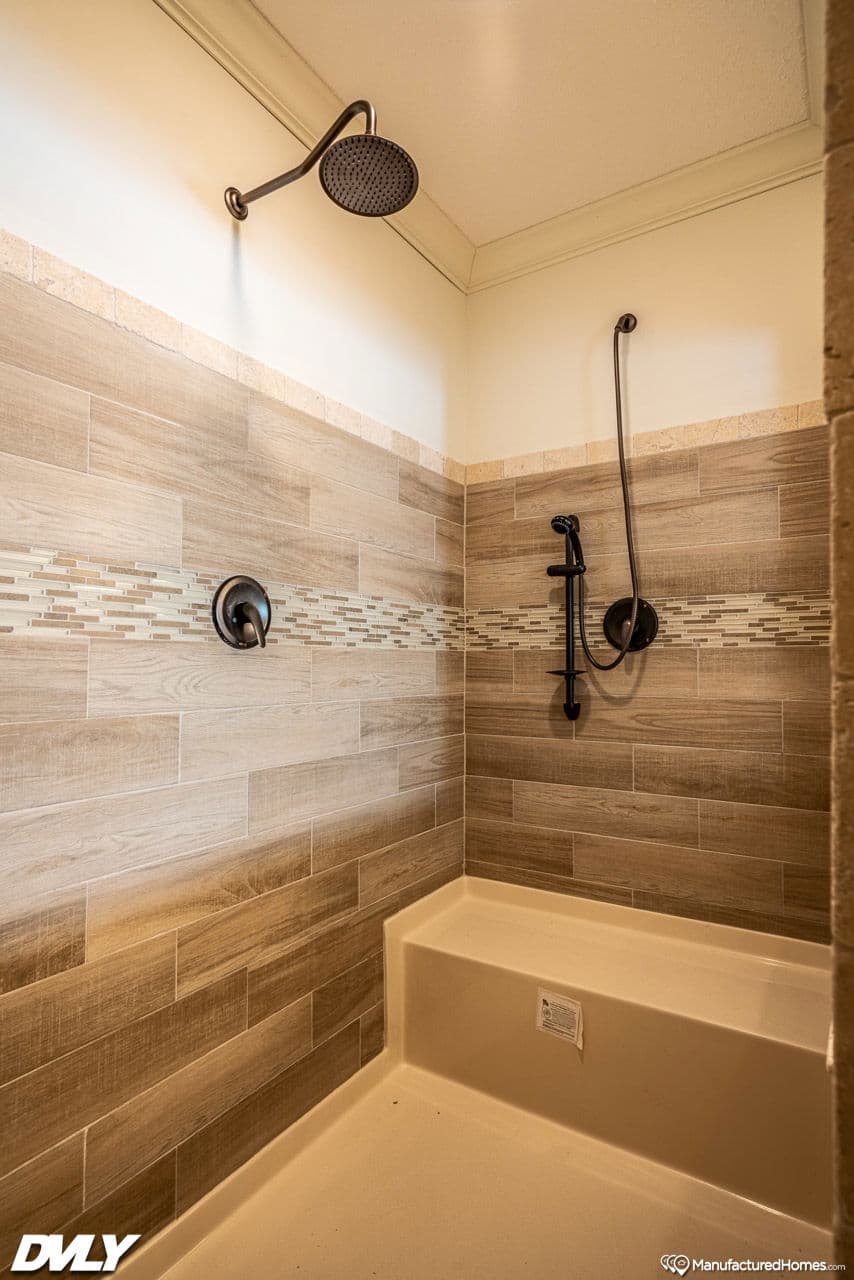 Orchard house (study) bathroom home features