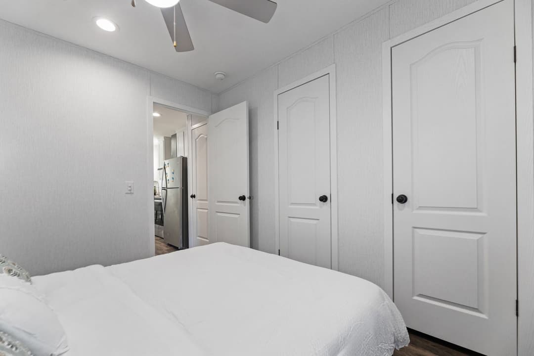 The palmetto rose bedroom home features