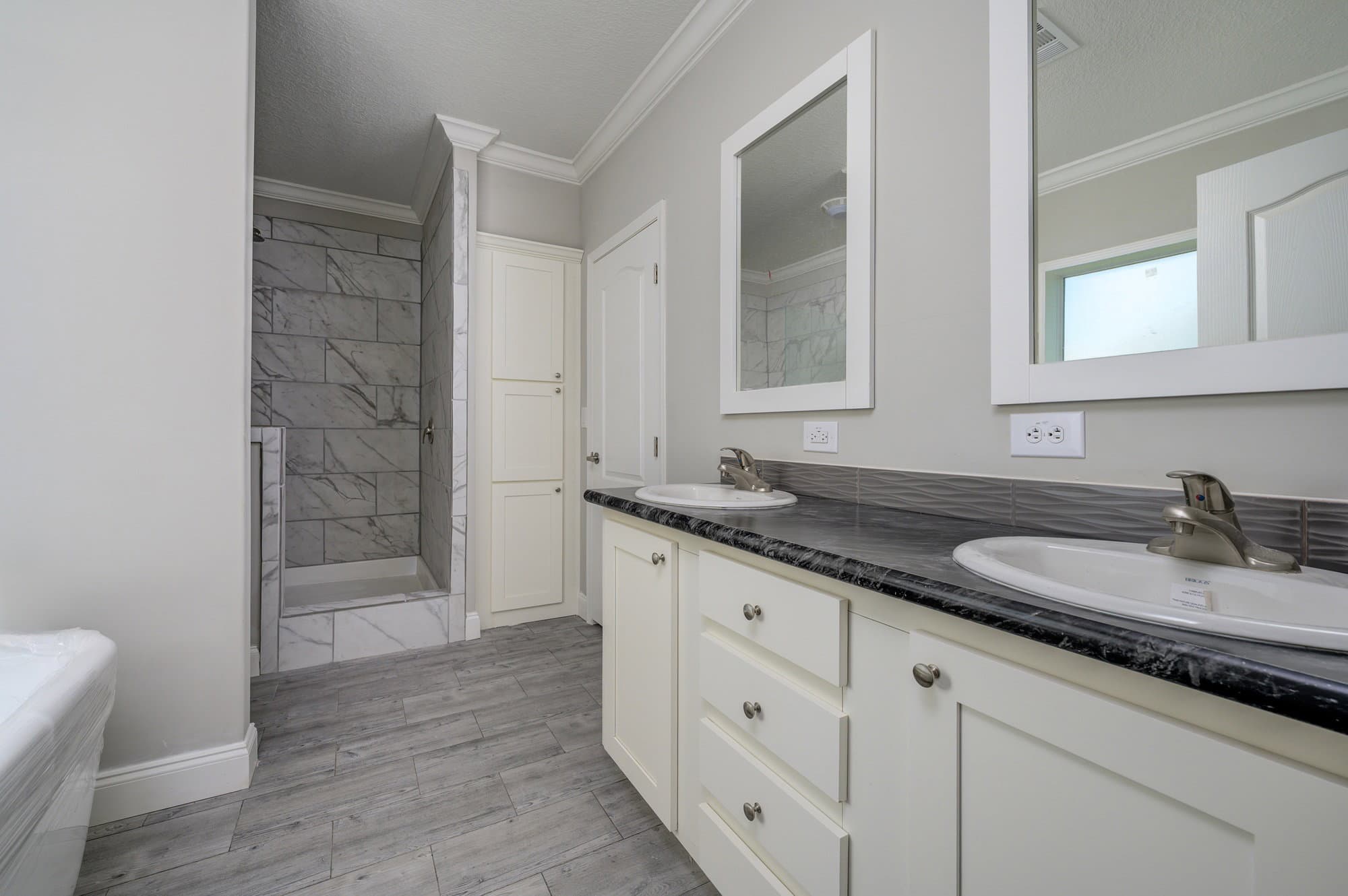 Loki bathroom home features