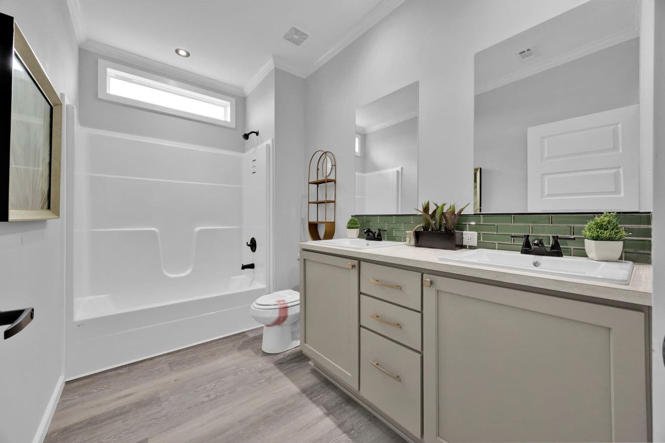 The quinn | 30523a | hud bathroom home features