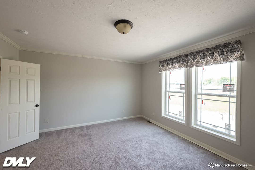 Novus bedroom home features