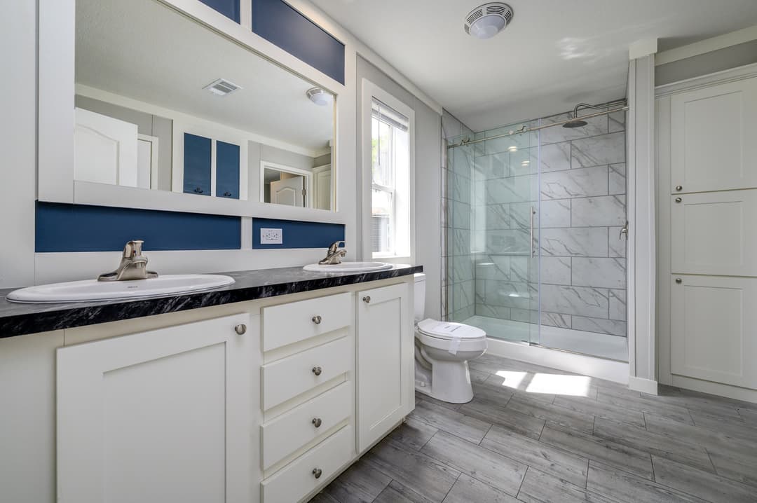 Marco 54 bathroom home features