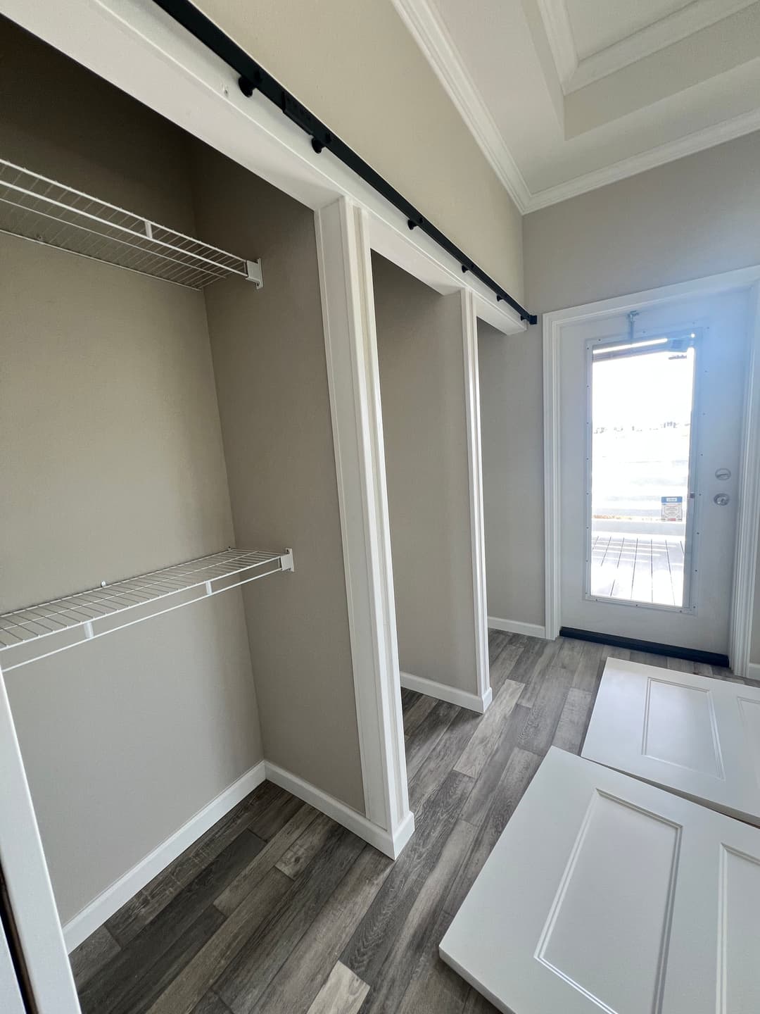 Hawk elite 13381d interior home features