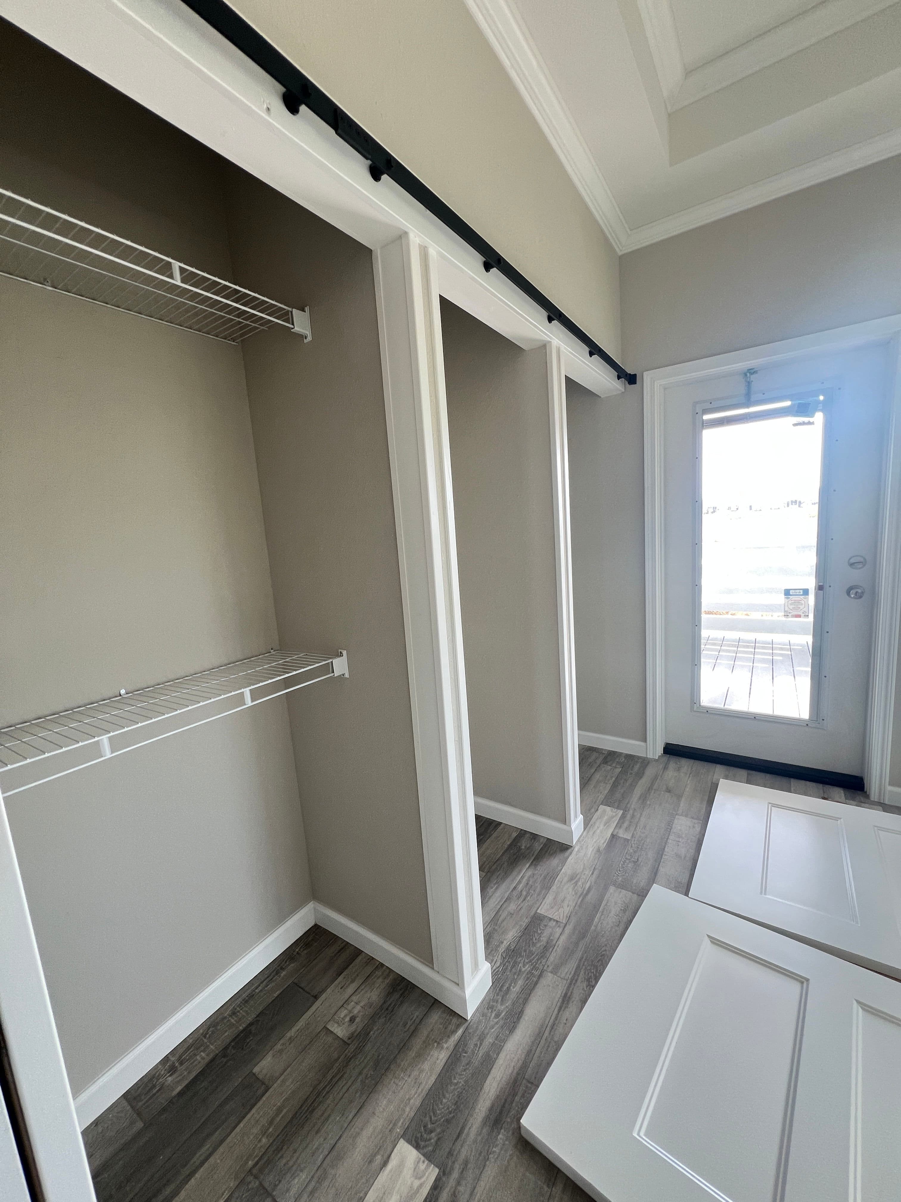 Hawk elite 13381d interior home features