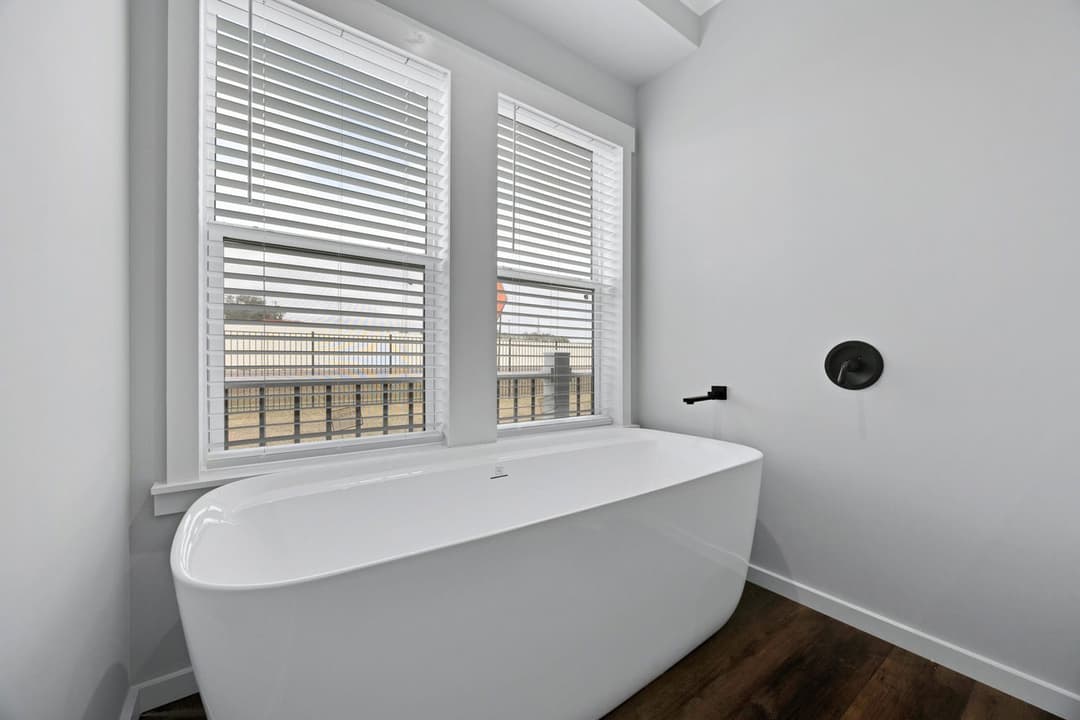 The draper | 40764a | hud bathroom home features